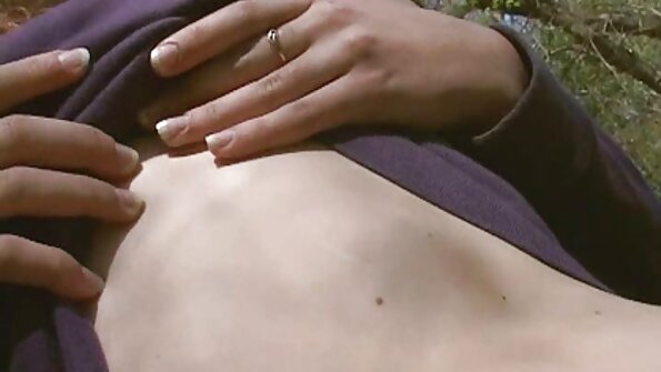 Horny MILF Tara ជិះស្គី Meaty Shaft