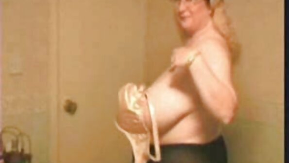 ជ័រកៅស៊ូងងឹត Dick ចាក់ Adrianna Demarcos Slit