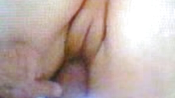 Redhead Wifey Mystique រីករាយនៅក្នុងផ្ទះបាយ